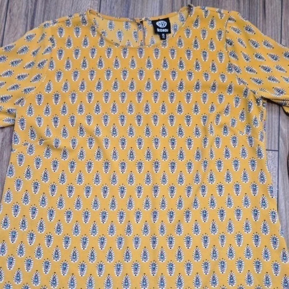 BOBEAU Womens Mustard Yellow Paisley Bell Sleeve Tunic Blouse Top Size M